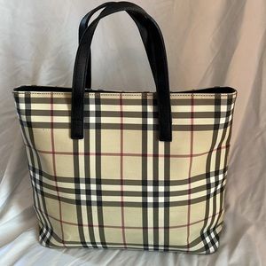 Burberry tote bag 🧡